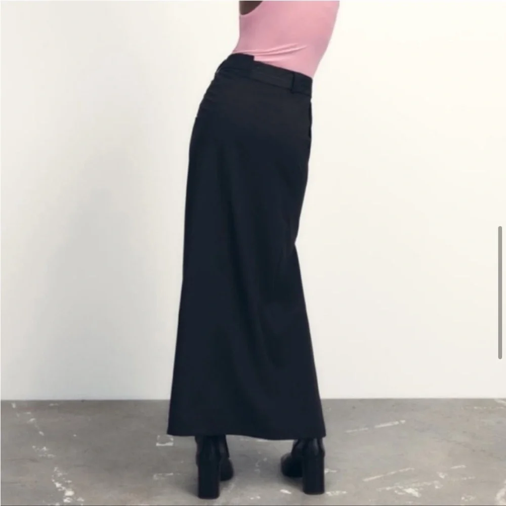 ZARA DOUBLE WAISTED SKIRT. Black. Size XS. NWT.